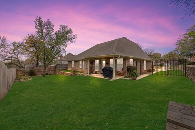 1008 Carousel Dr, Bedford, TX 76021 - photo 2