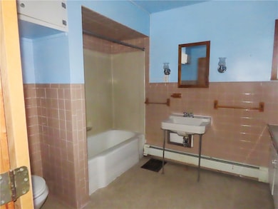 22 Myrtle Ave, Auburn, NY 13021 - photo 3