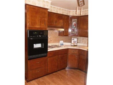 Kitchen. New Raised Oven - Gas Stove - Ceramic Bac