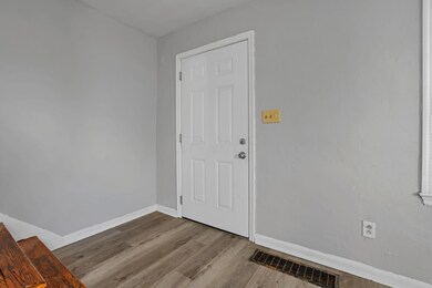 2815-2817 Vanderberg Ave, Columbus, OH 43204 - photo 3