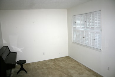 2510 SE 5 1 2 St, Mineral Wells, TX 76067 - photo 3