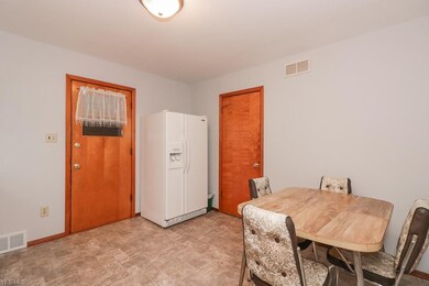 786 Sunset Ave, Sheffield Lake, OH 44054 - photo 4