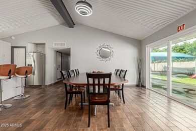 328 E Bethany Home Rd, Phoenix, AZ 85012 - photo 7