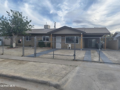 4908 Blue Ridge Cir, El Paso, TX 79904 - photo 2