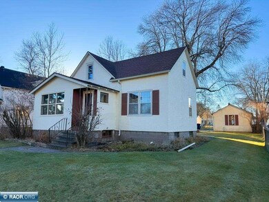 2527 4th Ave E, Hibbing, MN 55746 - photo 4