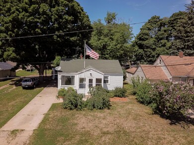 569 W 18th-51