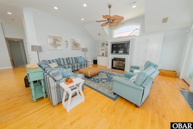 Cathedral Ceilings w/ Natural Light