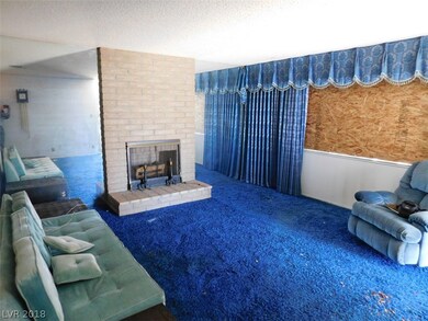 GROOVY BABY! Look past the blue carpet, gaudy drap