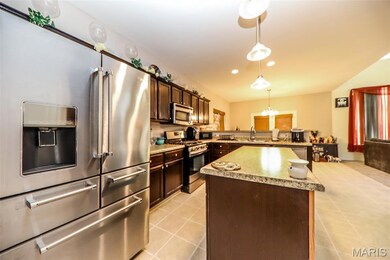 809 Stone Creek Ln, Belleville, IL 62223 - photo 6