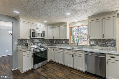 22224 Stablehouse Dr, Sterling, VA 20164 - photo 7