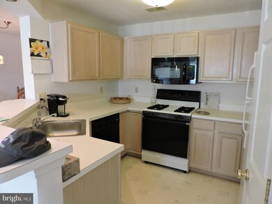 13101 Millhaven Place unit H, Germantown, MD 20874 - photo 5