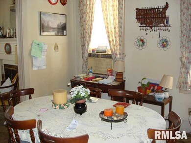 210 W Logan St, Harrisburg, IL 62946 - photo 6