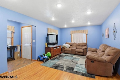 2906 Avenue H, Scottsbluff, NE 69361 - photo 2