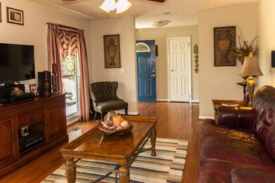 Living Room 2.jpg