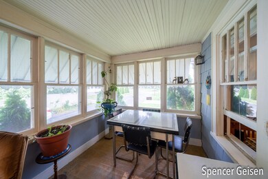 316 Ellsworth Ct, Greenville, MI 48838-3