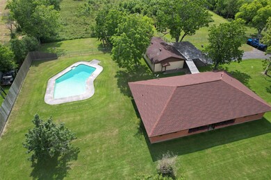4102 Old Chocolate Bayou Rd, Manvel, TX 77578 - photo 2