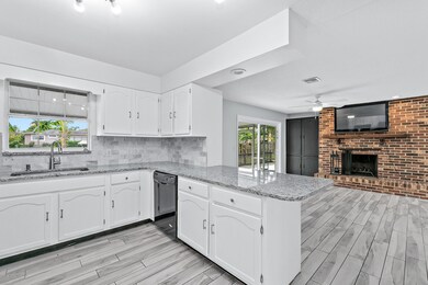 818 Heron Rd, Cocoa, Fl 32926-70