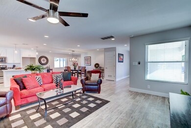 304 E Balboa Dr-10