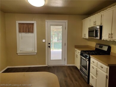 502 NE 5th St, Stigler, OK 74462 - photo 6