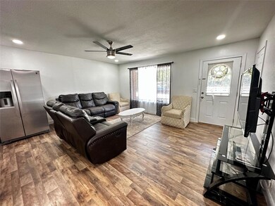 1430 Gribble St, Gainesville, TX 76240 - photo 4