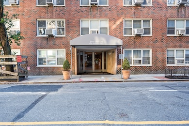 240 E 35th St unit 9A, New York, NY 10016 - photo 2