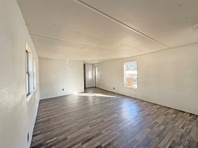 260 Ponderosa Ln, Burleson, TX 76028 - photo 4