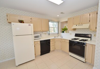 2358 W Ashfield Ct, Toms River, NJ 08755 - photo 5