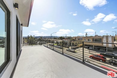 1908 S Palm Grove Ave, Los Angeles, CA 90016 - photo 3