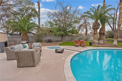 6949 Blacksmith Ct, Las Vegas, NV 89145 - photo 5