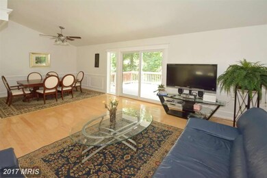 9422 Hermitage Dr, Fairfax, VA 22032 - photo 2