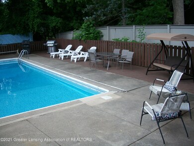 833 W Thomas L Pkwy, Lansing, MI 48917 - photo 4