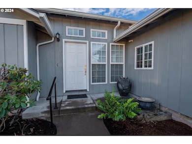 2556 Dumas Dr, Springfield, OR 97477 - photo 2