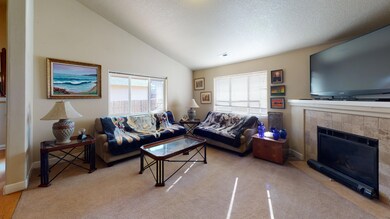 63810-Hunters-Cir-Living-Room