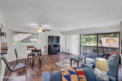 228GMolokaiVillage-3