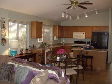 eat-in kitchen