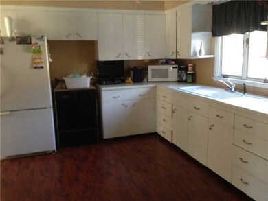 39 Massachusetts St, Cranston, RI 02920 - photo 2