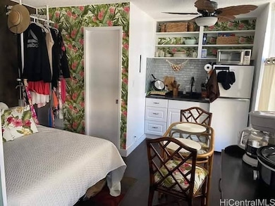 Bedroom,kitchen, DR and bathroom