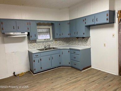 11 Caffrey St, Wilkes Barre, PA 18702 - photo 6