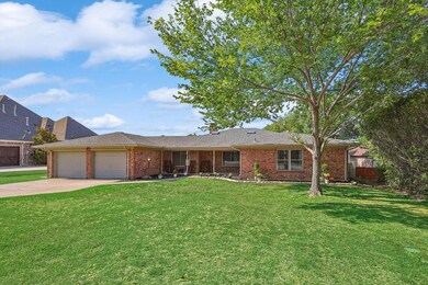 8612 Martin Dr, North Richland Hills, TX 76182 - photo 4