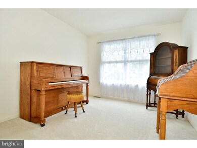 230 Franklin Ct unit 44, Royersford, PA 19468 - photo 4