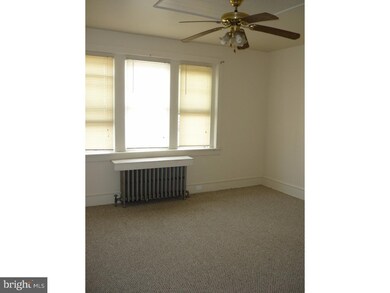 664 E Broad St unit 1, Souderton, PA 18964 - photo 5