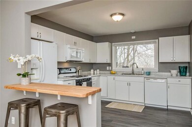 7806 SW 10th Place, Des Moines, IA 50315 - photo 5