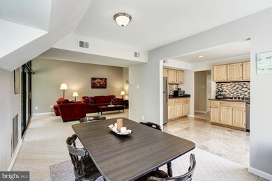 1621 Parkcrest Cir unit 300, Reston, VA 20190 - photo 7