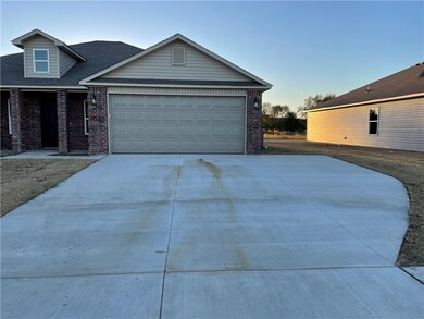1035 Jennifer Ann Ln, Elkins, AR 72727 - photo 4