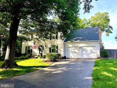 13461 Stream Valley Dr, Chantilly, VA 20151 - photo 2