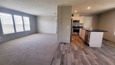 466 Montana unit 466, Belleville, MI 48111 - photo 6