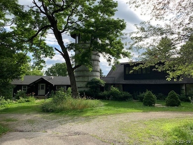 148 Algonquin Rd, Barrington, IL 60010 - photo 2