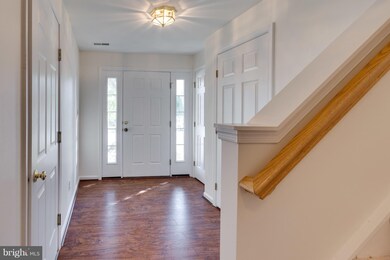 9042 Falcon Glen Ct, Bristow, VA 20136 - photo 3