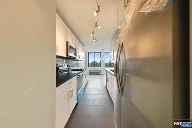 200 Winston Dr unit 716, Cliffside Park, NJ 07010 - photo 7