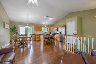 8177BeckerAve-25